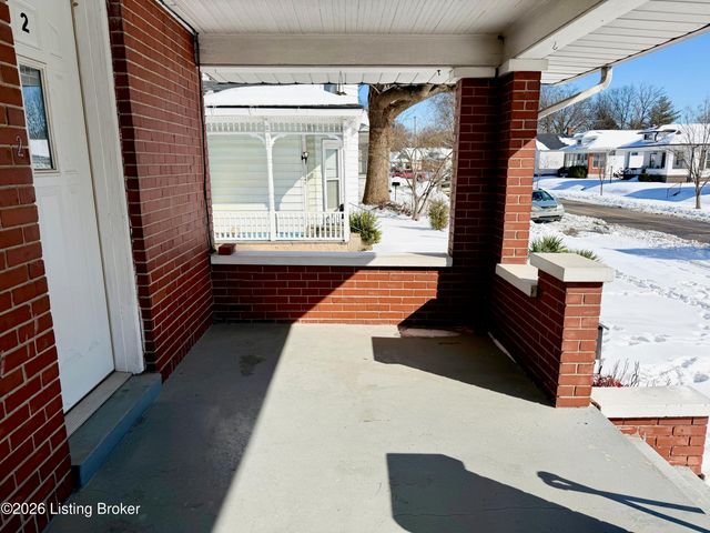 2015 E Oak St 2, New Albany, IN 47150