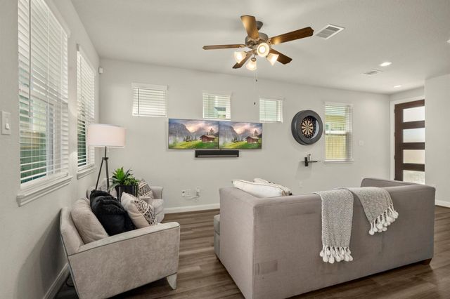 9904 Smokehouse Silo Lane, Houston, TX 77080