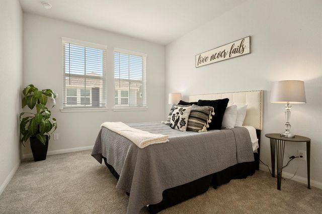 9904 Smokehouse Silo Lane, Houston, TX 77080