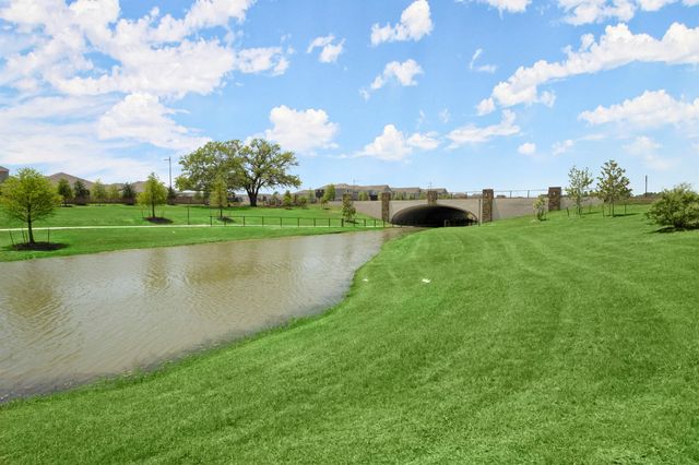 9904 Smokehouse Silo Lane, Houston, TX 77080