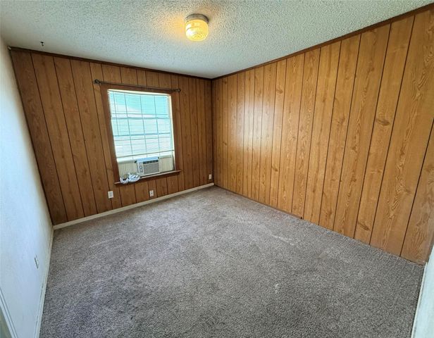 203 E 7th Street, Kaufman, TX 75142