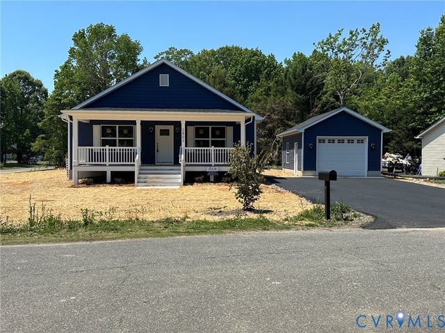 2802 Riverview Dr, Colonial Beach, VA 22443