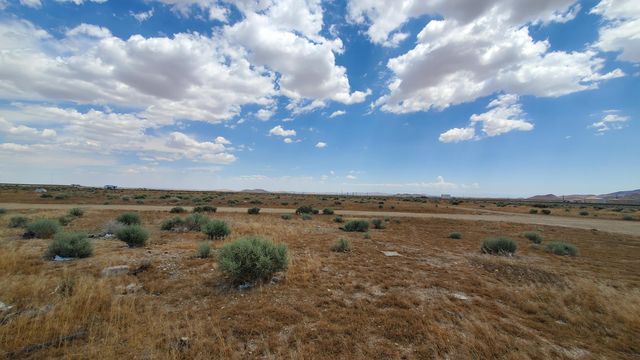 1800 Victor Avenue, Mojave, CA 93501