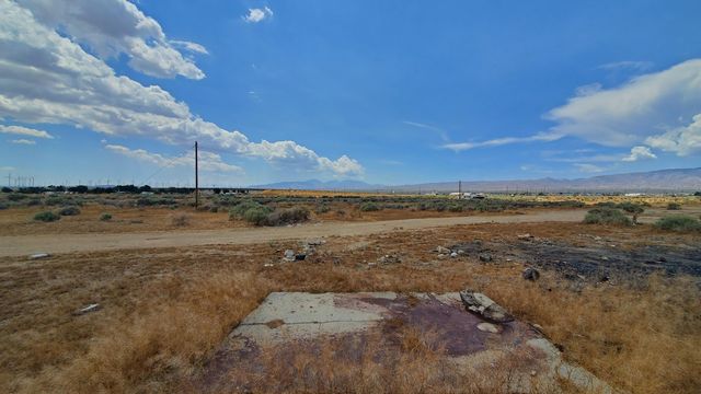 1800 Victor Avenue, Mojave, CA 93501