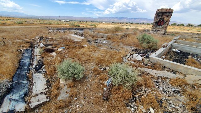 1800 Victor Avenue, Mojave, CA 93501