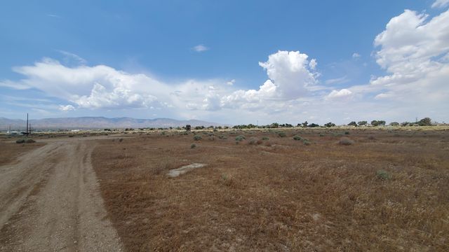 1800 Victor Avenue, Mojave, CA 93501