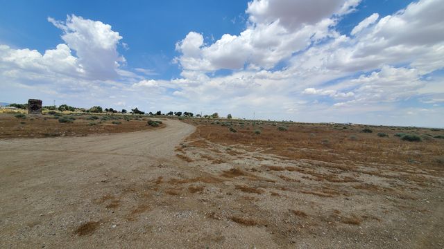 1800 Victor Avenue, Mojave, CA 93501