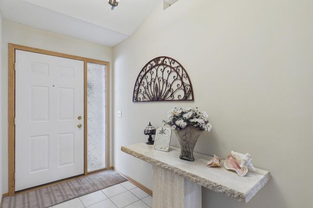 6534 Brook Lane, Savage, MN 55378