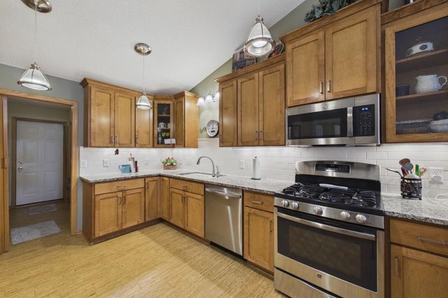 6534 Brook Lane, Savage, MN 55378