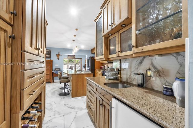 8177 NW 1st St, Coral Springs, FL 33071