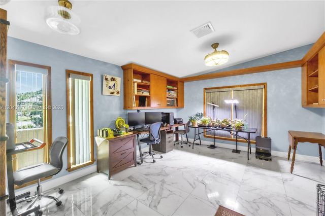 8177 NW 1st St, Coral Springs, FL 33071