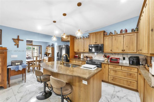 8177 NW 1st St, Coral Springs, FL 33071