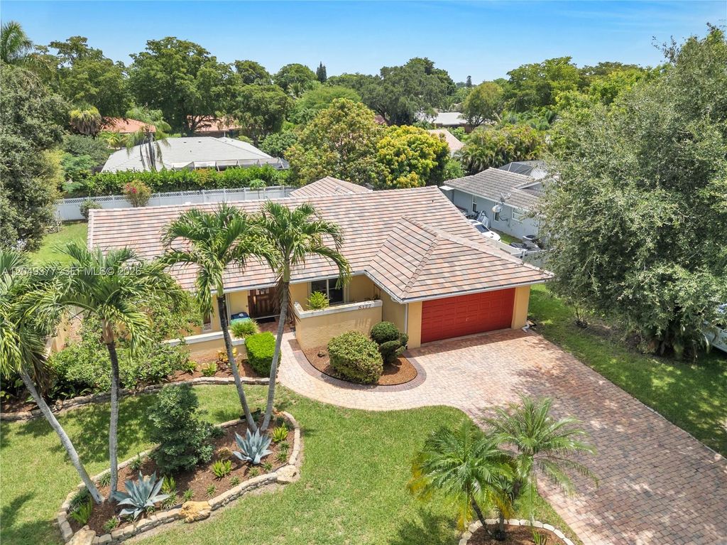 8177 NW 1st St, Coral Springs, FL 33071