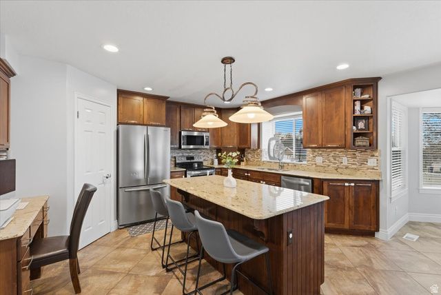 4047 S 2175 W, Roy, UT 84067