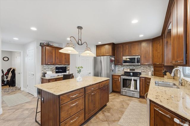 4047 S 2175 W, Roy, UT 84067