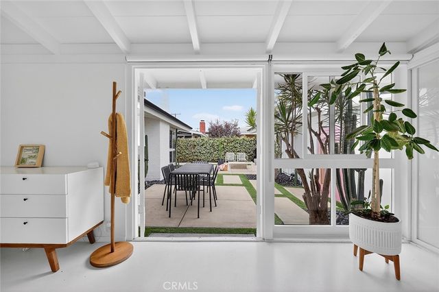 3065 Stevely, Long Beach, CA 90808