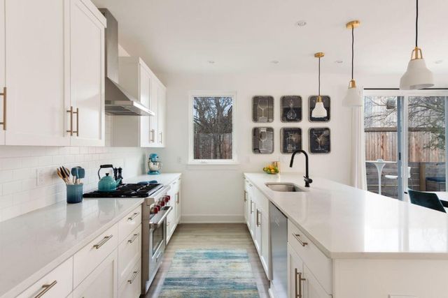 1615 S 2nd ST 4, Austin, TX 78704