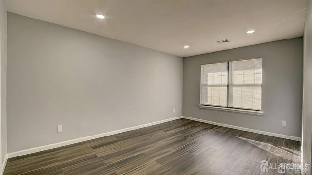 203 Sunshine Ct Court, Parlin, NJ 08859