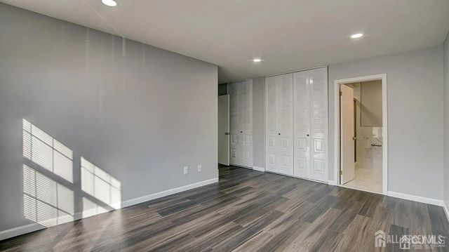 203 Sunshine Ct Court, Parlin, NJ 08859