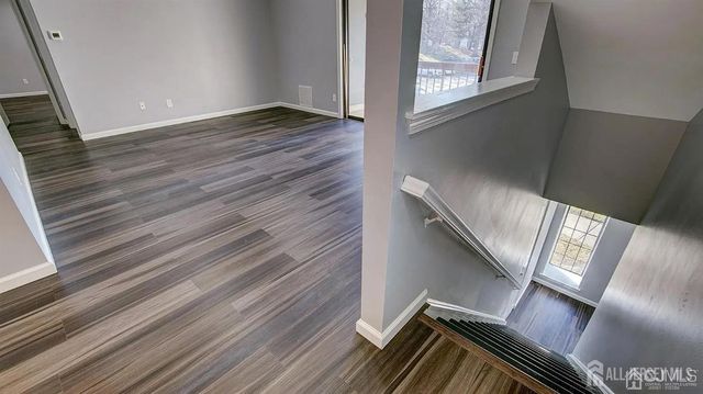 203 Sunshine Ct Court, Parlin, NJ 08859