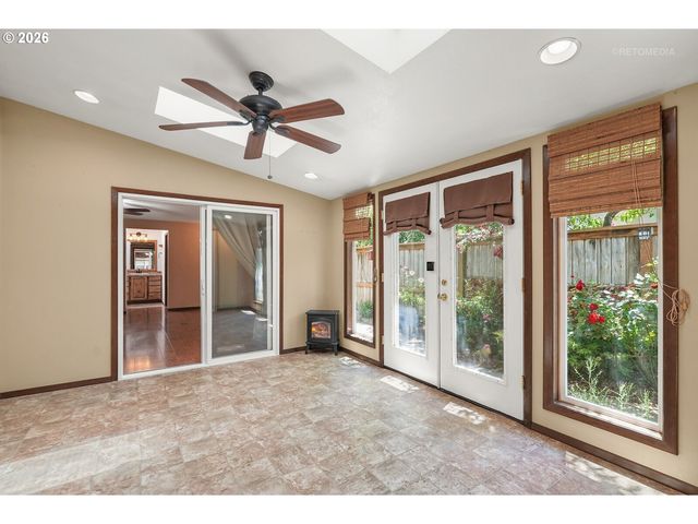 292 Nw MERLE Dr, Hillsboro, OR 97124