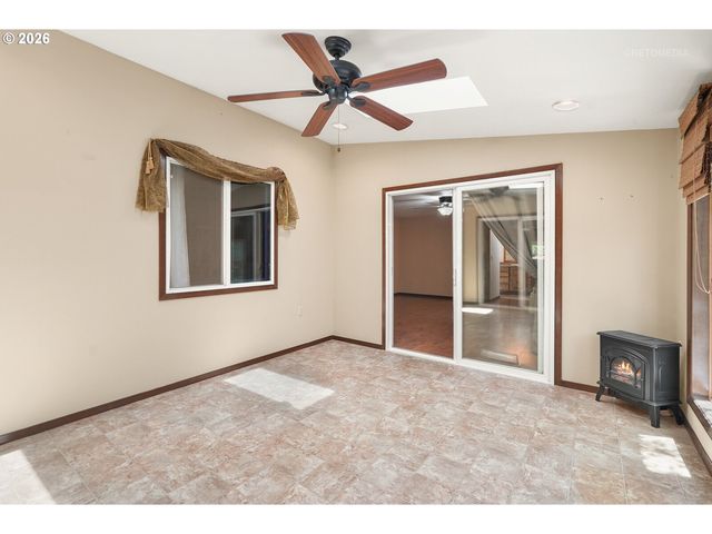 292 Nw MERLE Dr, Hillsboro, OR 97124