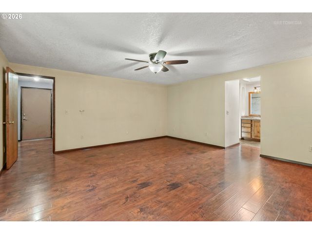 292 Nw MERLE Dr, Hillsboro, OR 97124