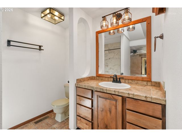 292 Nw MERLE Dr, Hillsboro, OR 97124