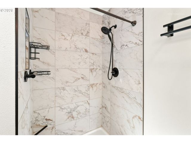 292 Nw MERLE Dr, Hillsboro, OR 97124