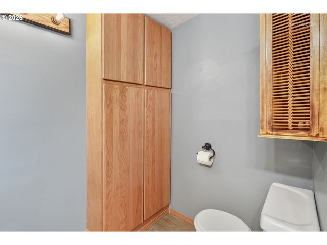 292 Nw MERLE Dr, Hillsboro, OR 97124
