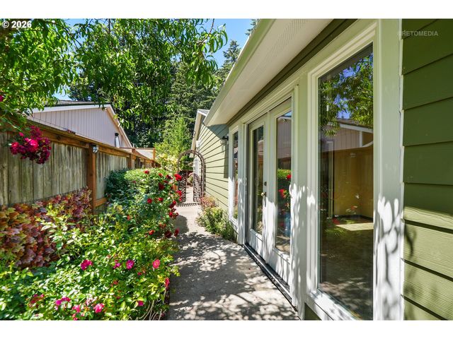 292 Nw MERLE Dr, Hillsboro, OR 97124