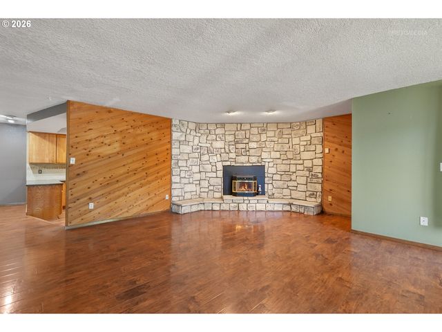 292 Nw MERLE Dr, Hillsboro, OR 97124
