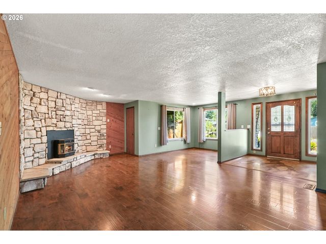 292 Nw MERLE Dr, Hillsboro, OR 97124
