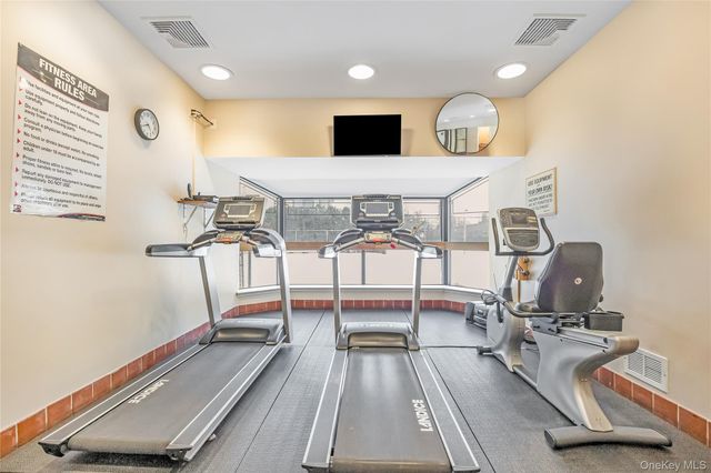 117 Laurel Lane, Wantagh, NY 11793