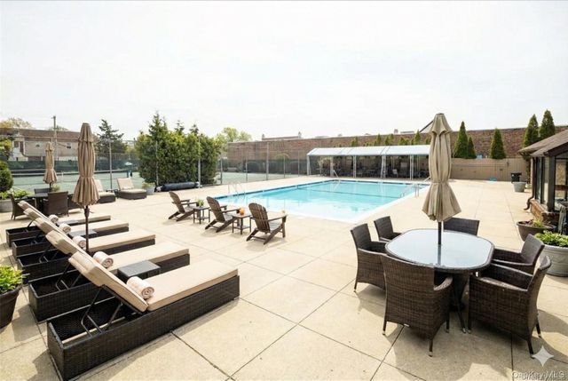 117 Laurel Lane, Wantagh, NY 11793