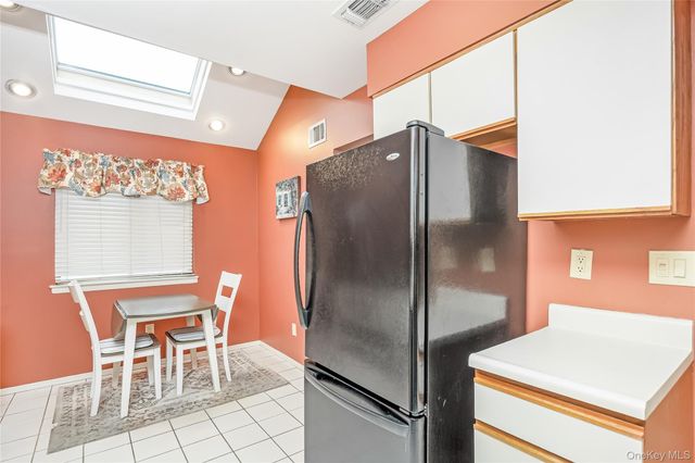 117 Laurel Lane, Wantagh, NY 11793