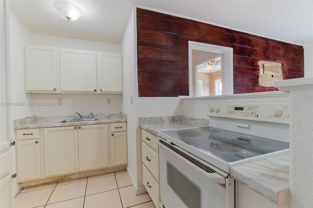 125 Cleveland St, Lake Worth, FL 33461