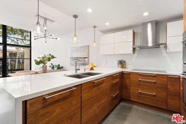 5308 Marina Pacifica Drive South, Long Beach, CA 90803