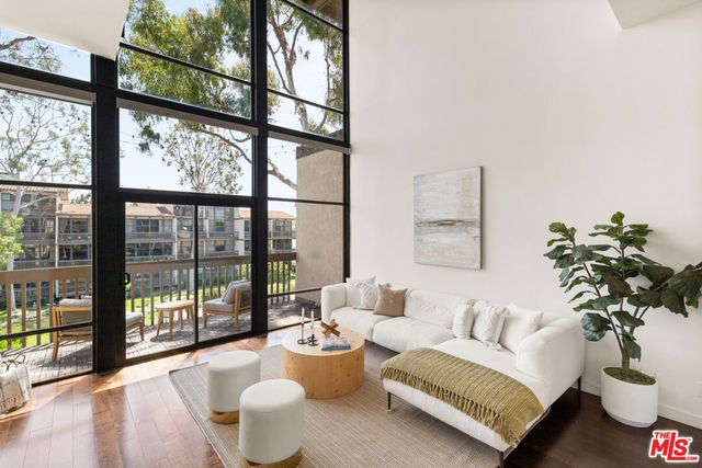 5308 Marina Pacifica Drive South, Long Beach, CA 90803
