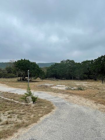 235 Scenic Pass, Pipe Creek, TX 78063