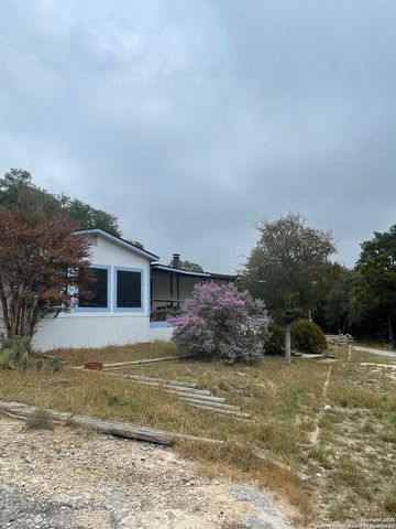 235 Scenic Pass, Pipe Creek, TX 78063