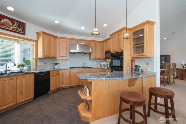 137 Bravo Road, Port Angeles, WA 98362