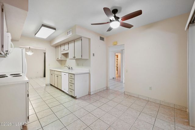 1146 S Alpine Circle, Green Valley, AZ 85614