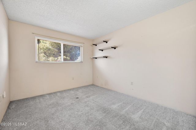 1146 S Alpine Circle, Green Valley, AZ 85614