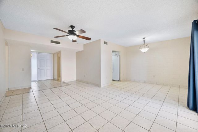 1146 S Alpine Circle, Green Valley, AZ 85614