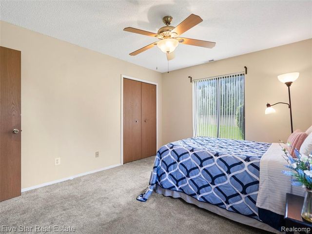15012 Island Drive, Sterling Heights, MI 48313