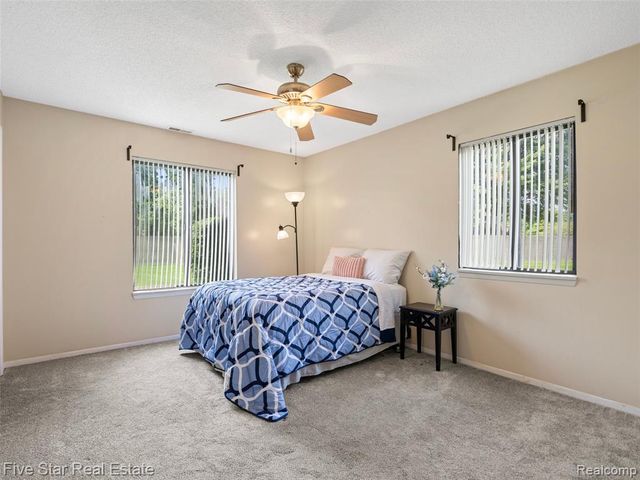 15012 Island Drive, Sterling Heights, MI 48313