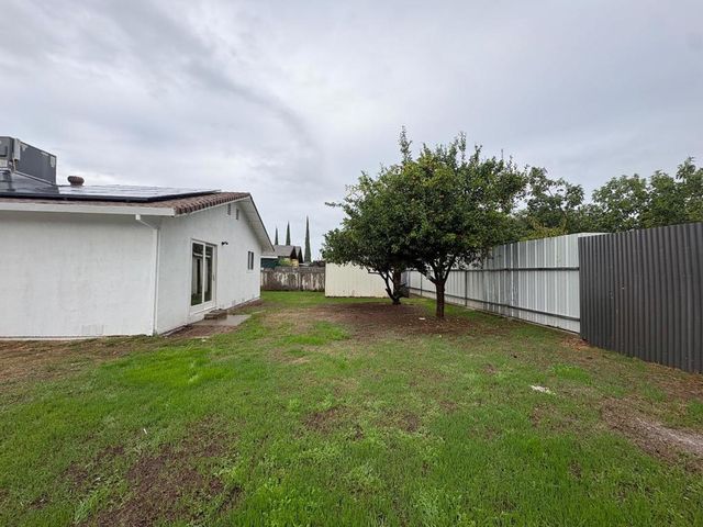 6042 Coad Lane, Riverbank, CA 95367