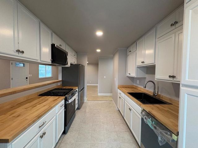 6042 Coad Lane, Riverbank, CA 95367