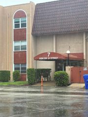 8280 SW 24th St 114, North Lauderdale, FL 33068